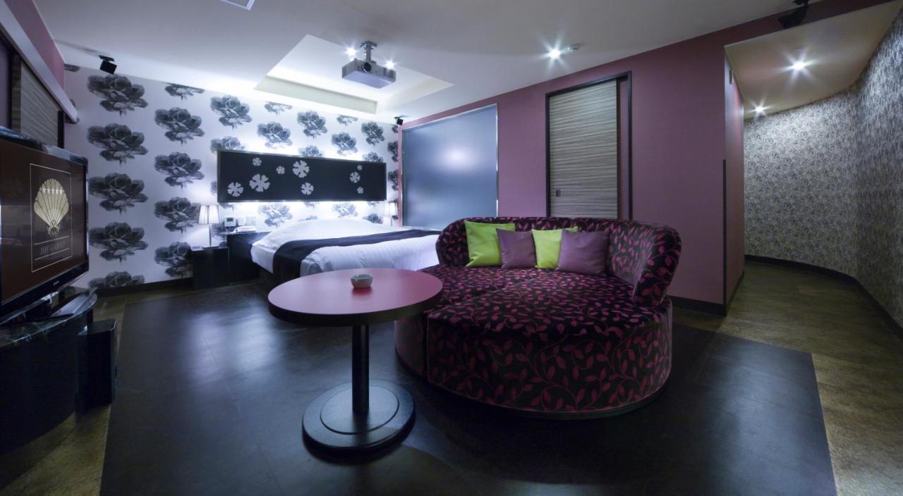 Hotel Glow Yokkaichi (Adults Only) Екстериор снимка